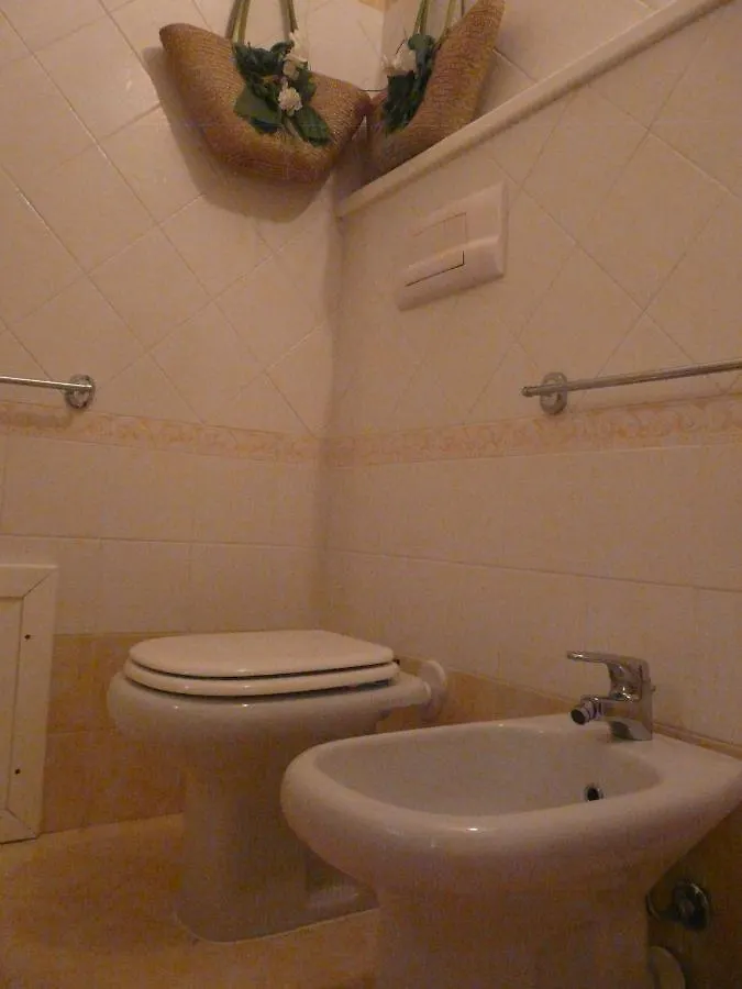 Homestay Central Room With Private Bathroom, No Smoking Palau Italy